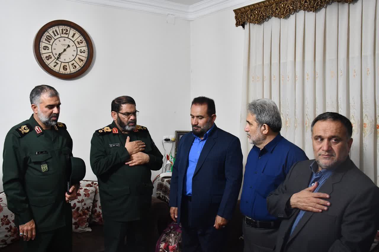 دیدار صمیمانه معاون هماهنگ کننده سازمان بسیج مستضعفین و جانشین سپاه نینوا با خانواده شهیدان فولادی